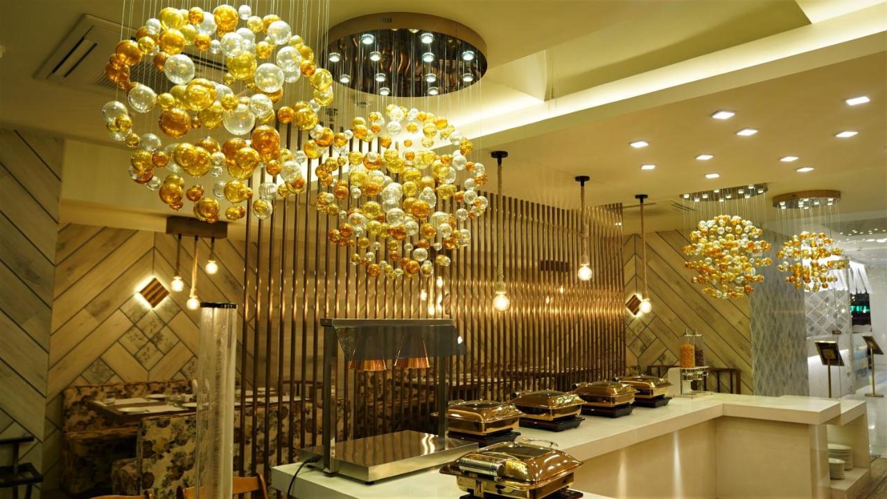 De Glance Hotel Surat Ngoại thất bức ảnh