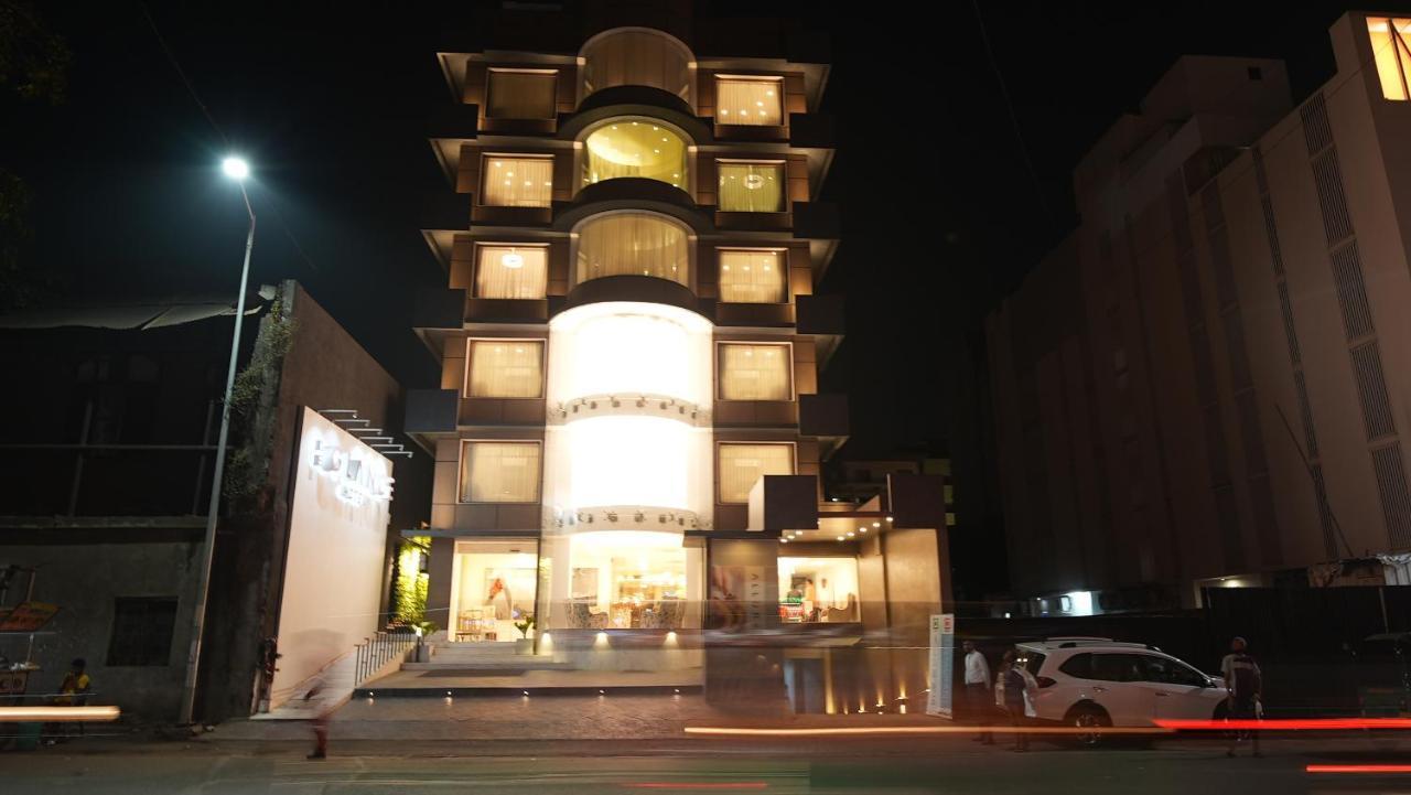 De Glance Hotel Surat Ngoại thất bức ảnh