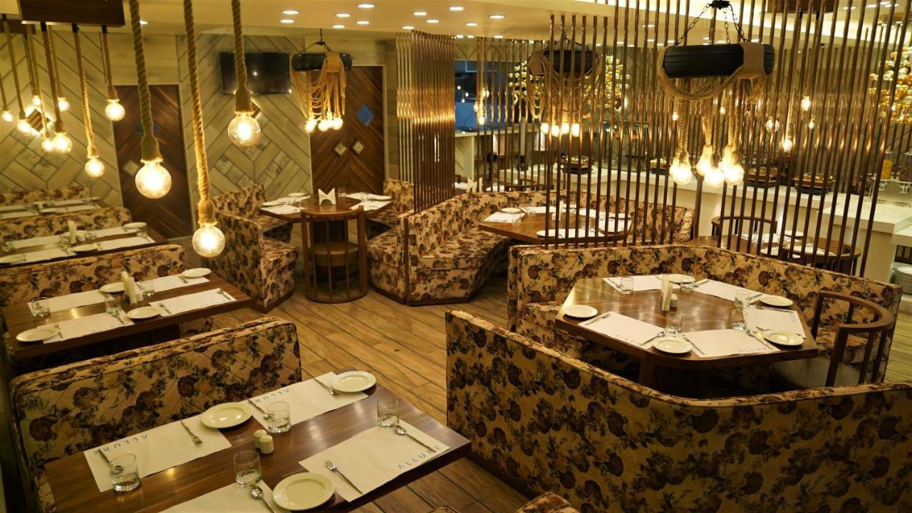 De Glance Hotel Surat Ngoại thất bức ảnh
