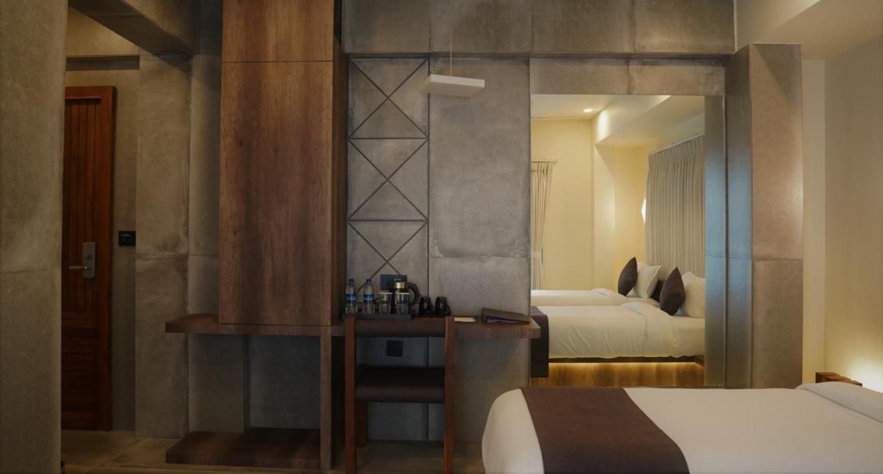 De Glance Hotel Surat Ngoại thất bức ảnh