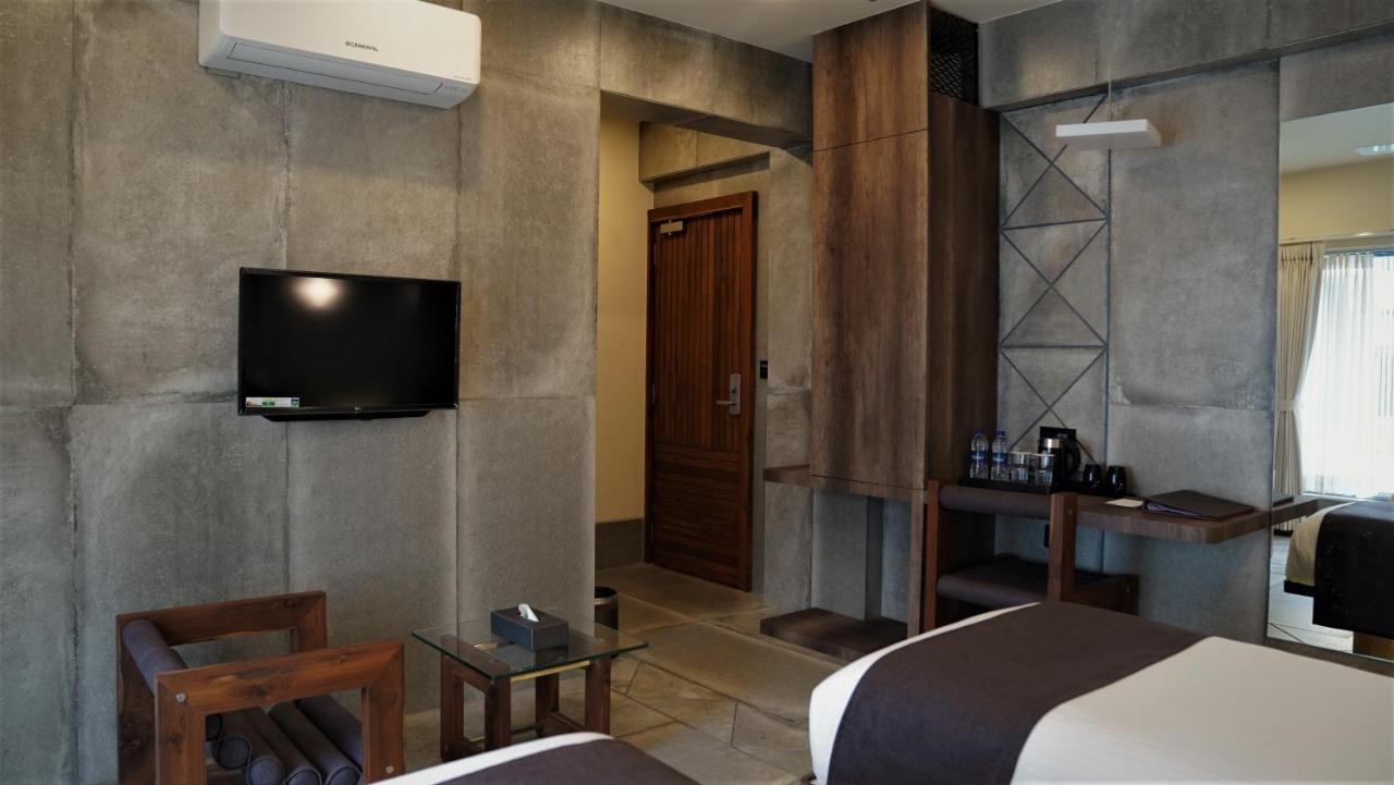 De Glance Hotel Surat Ngoại thất bức ảnh