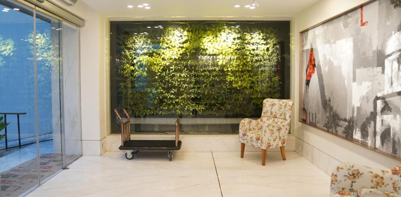 De Glance Hotel Surat Ngoại thất bức ảnh