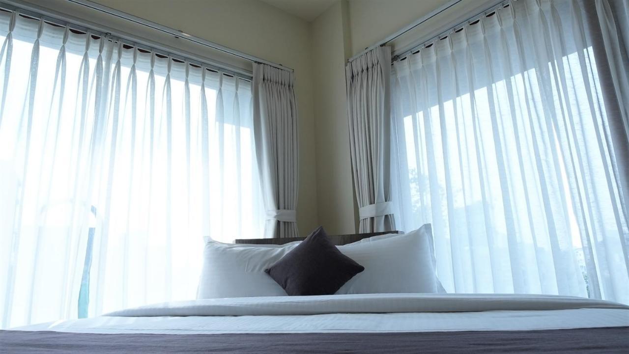 De Glance Hotel Surat Ngoại thất bức ảnh
