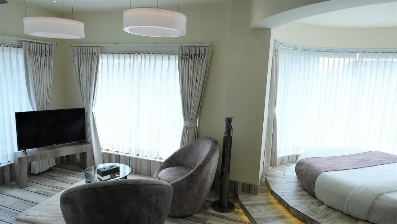 De Glance Hotel Surat Ngoại thất bức ảnh