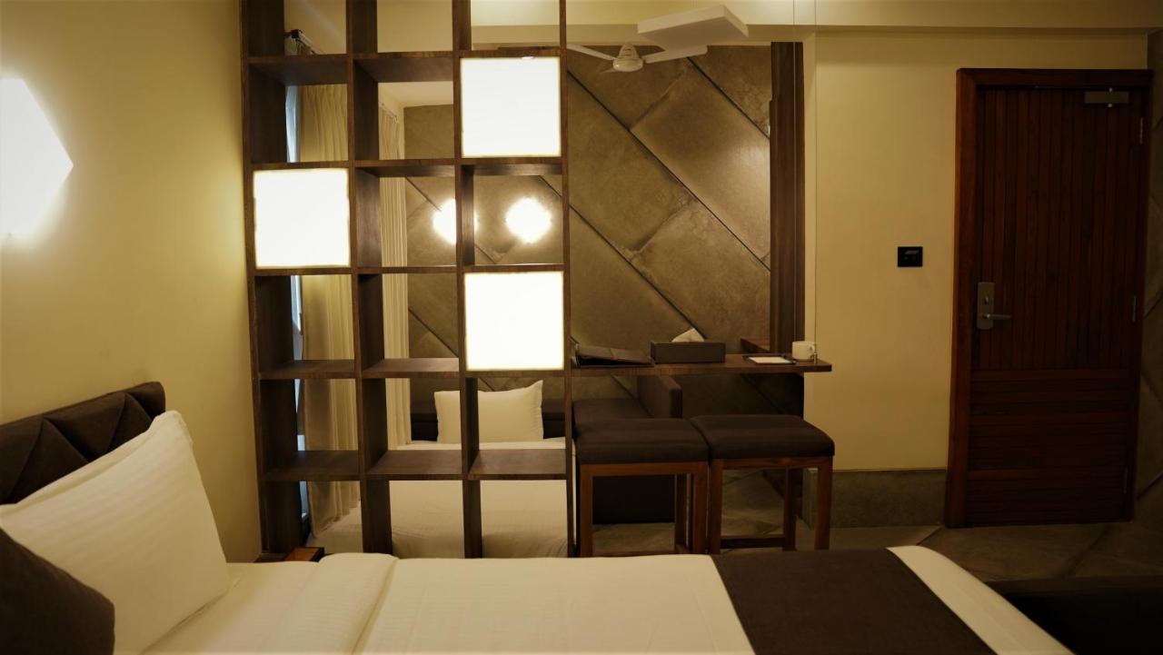 De Glance Hotel Surat Ngoại thất bức ảnh
